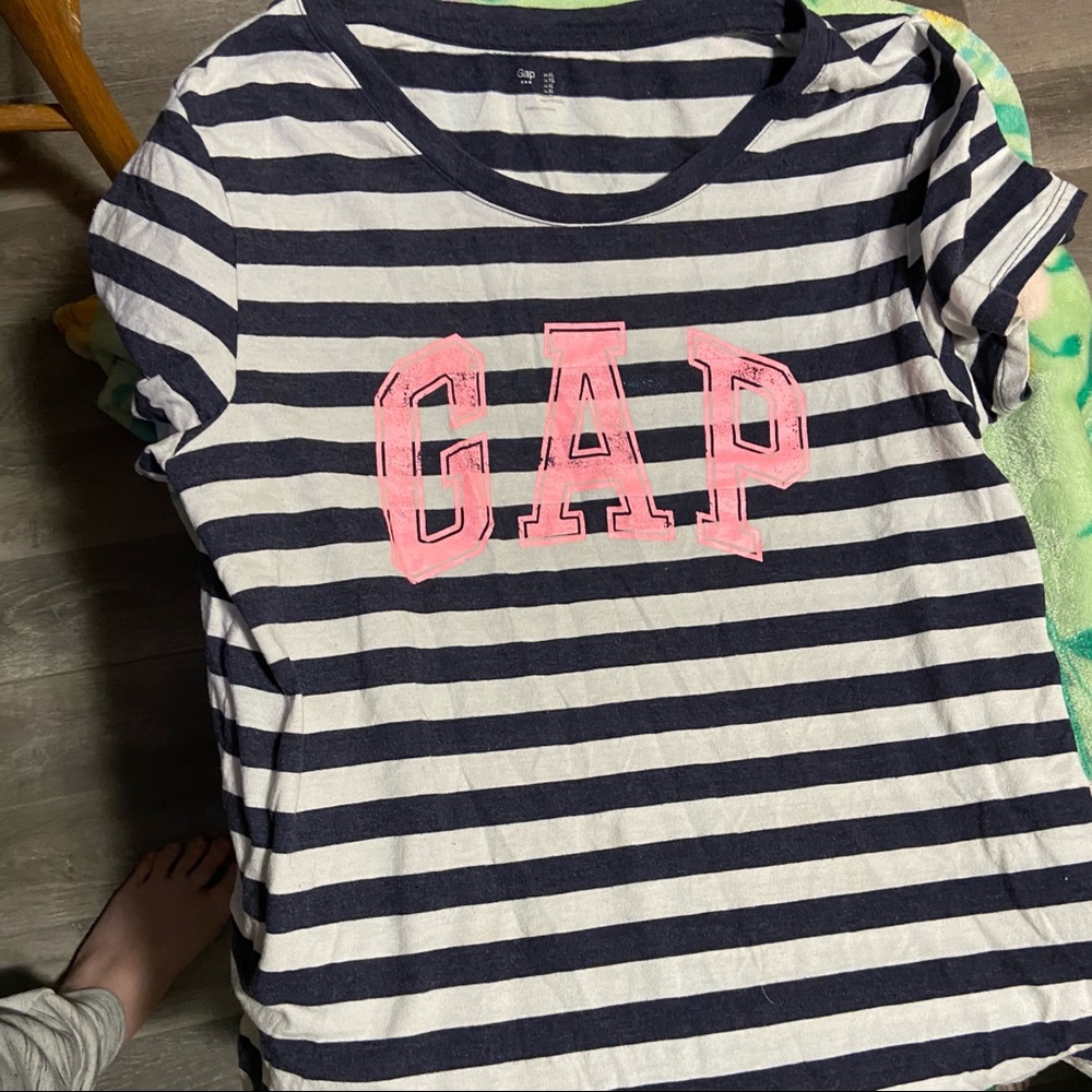 Gap tee